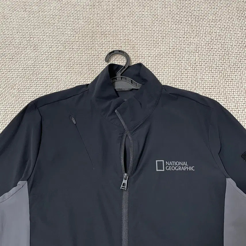 [BUNJANG] National Geographic Training Top (Zip-up) - Size 100 / L 네셔널지오그래픽 트레이닝복 집업 상의 N.9311
