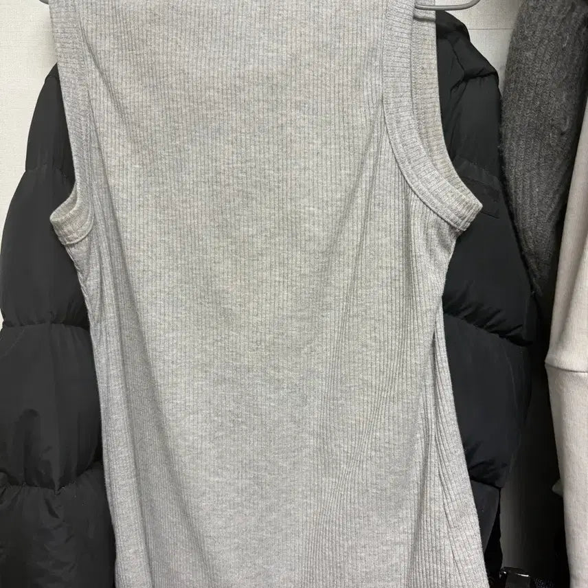 [BUNJANG] Born to Win Sleeveless Top / 본투윈 나시 2