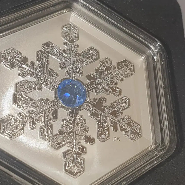 [BUNJANG] 2024 Canadian Snowflake 1.04oz .9999 Silver Coin with Blue Crystal / 캐나다 1.04온스 은화 2024 눈송이 블루 크리스탈 실버바 은 달러