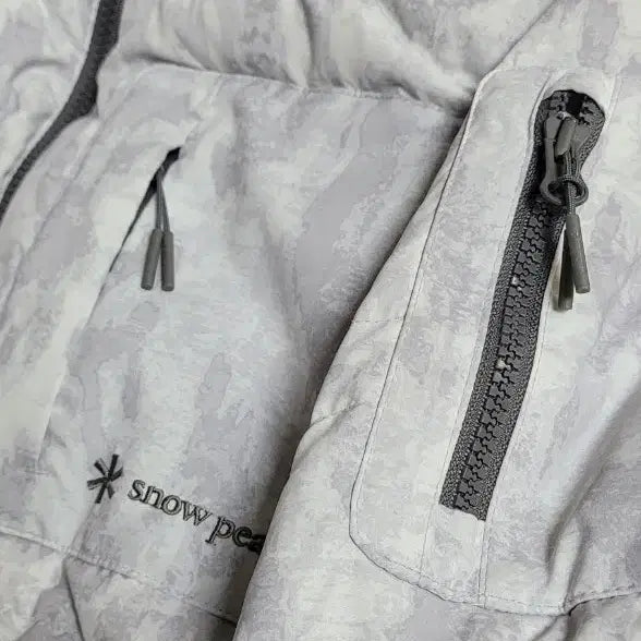 [BUNJANG] Snowpeak Camo Pattern Down Padding / 스노우피크 카모 패턴 다운 패딩