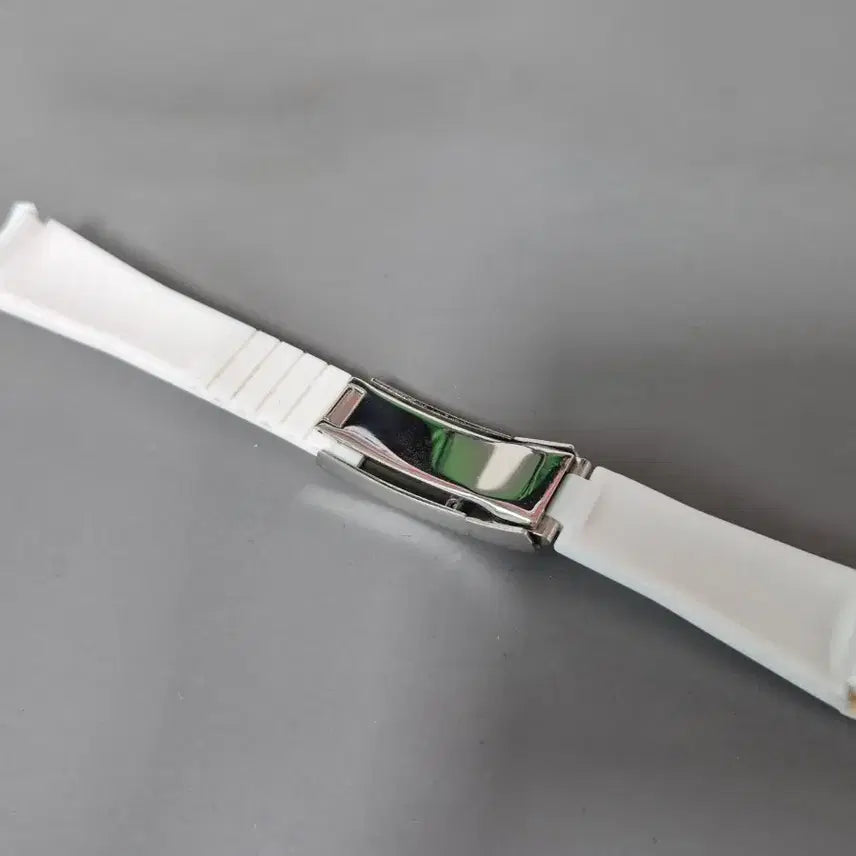 [BUNJANG] White Rubber Watch Strap Gold Combo Buckle / 화이트 러버 시계줄 골드 콤비 버클