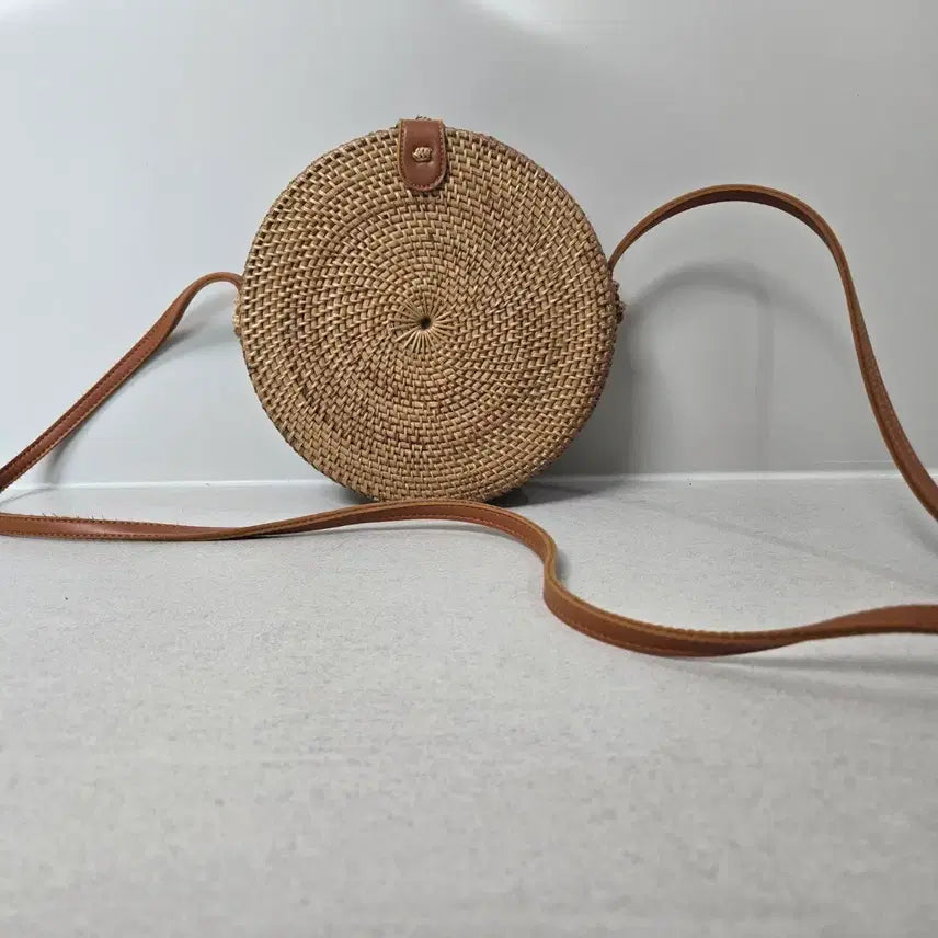 [BUNJANG] Tomato Store Rattan Circular Crossbody Bag / 라탄 원형 크로스백 가방