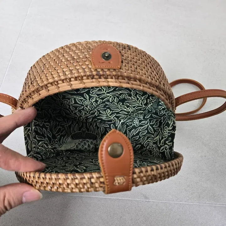 [BUNJANG] Tomato Store Rattan Circular Crossbody Bag / 라탄 원형 크로스백 가방
