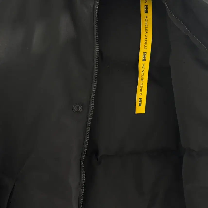 [BUNJANG] Moncler 1952 Reversible Down Comae Padded Jacket / 몽클레어 1952 블랙 리버시블 다운 코마에 패딩, 공홈 등록 완료