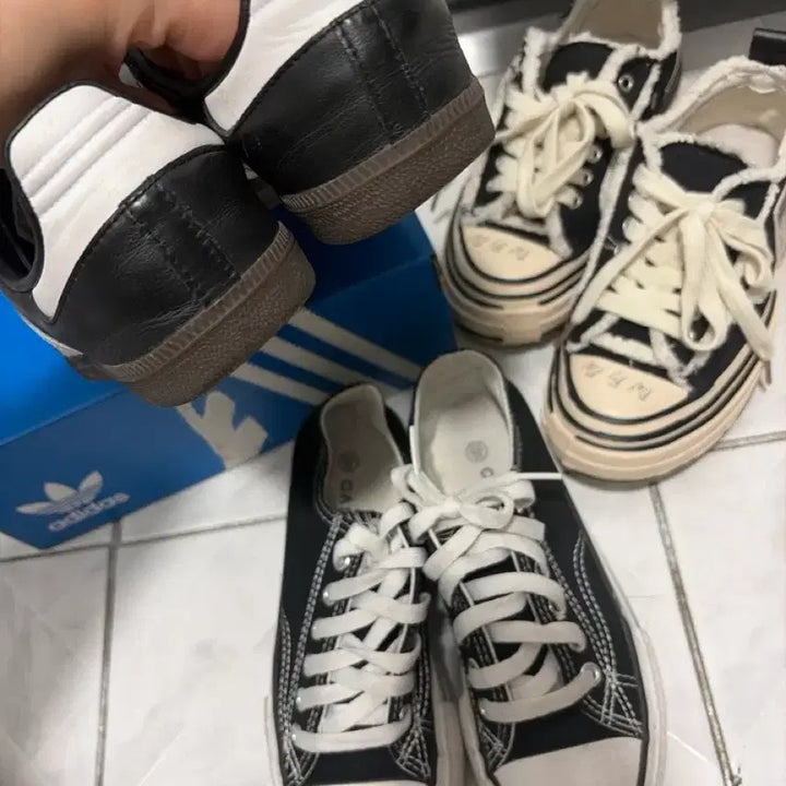 [BUNJANG] Adidas Samba OG Black White Sneakers (3 Pairs) / 총2 )아디다스 삼바 OG 블랙 화이트 210  + 운동화 (225) 덤