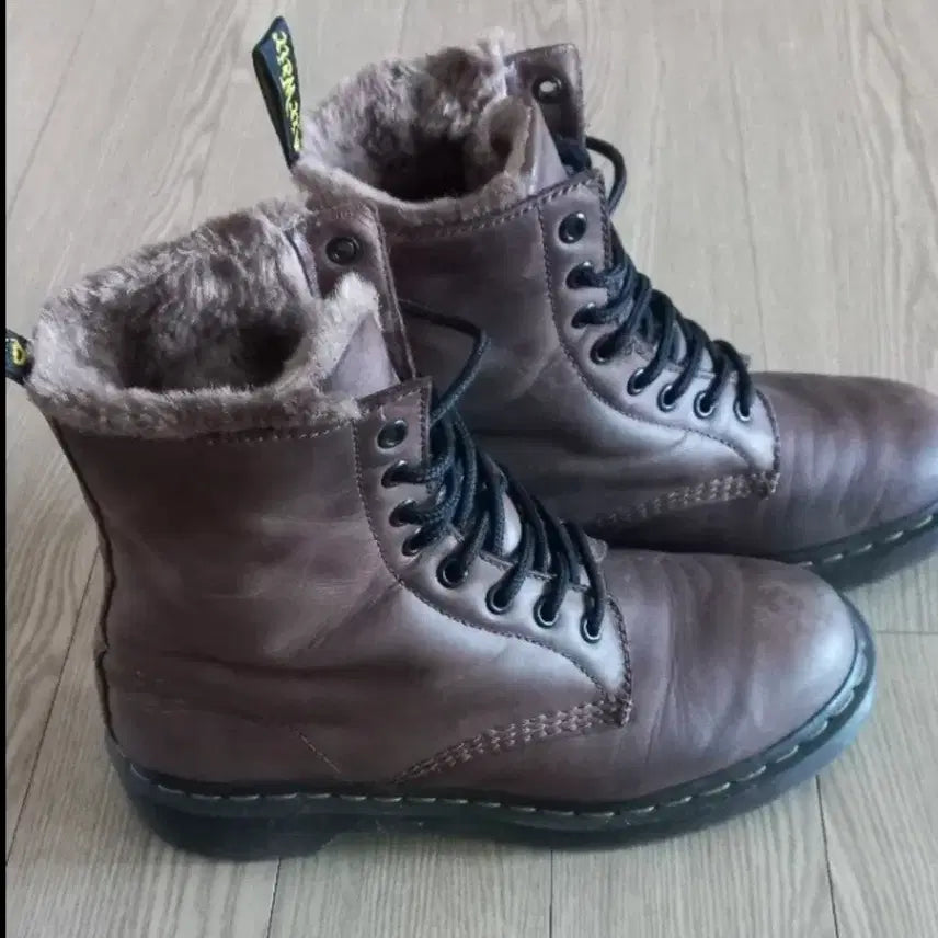 [BUNJANG] Dr. Martens 1460 Serena Fur Boots 245mm / 닥터마틴1460 세레나 브라운 퍼부츠 245mm