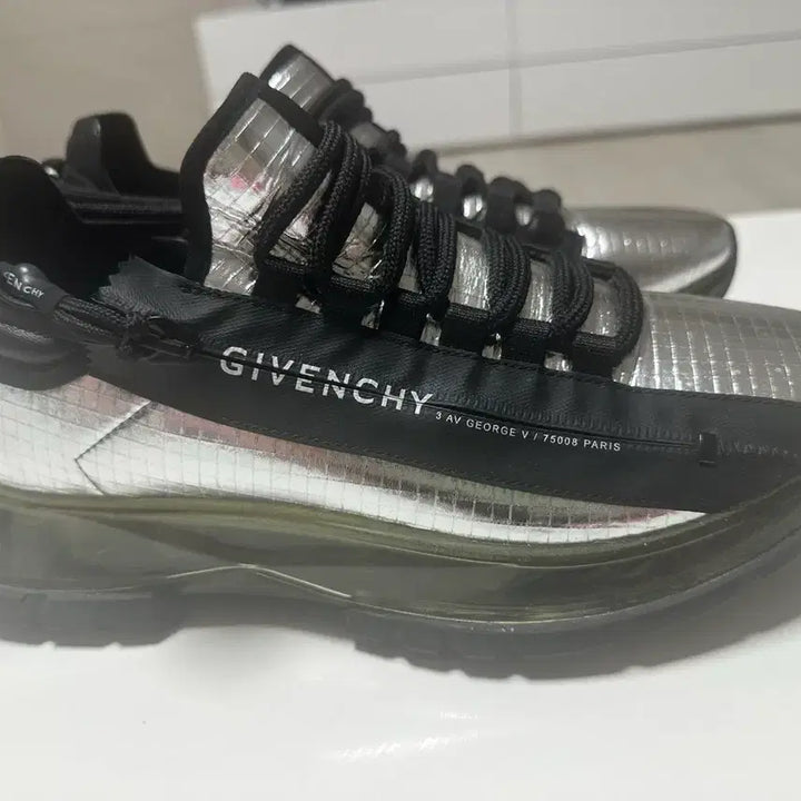 [BUNJANG] Givenchy Silver Sneakers Size 7 / 지방시 실버 스니커즈 사이즈7