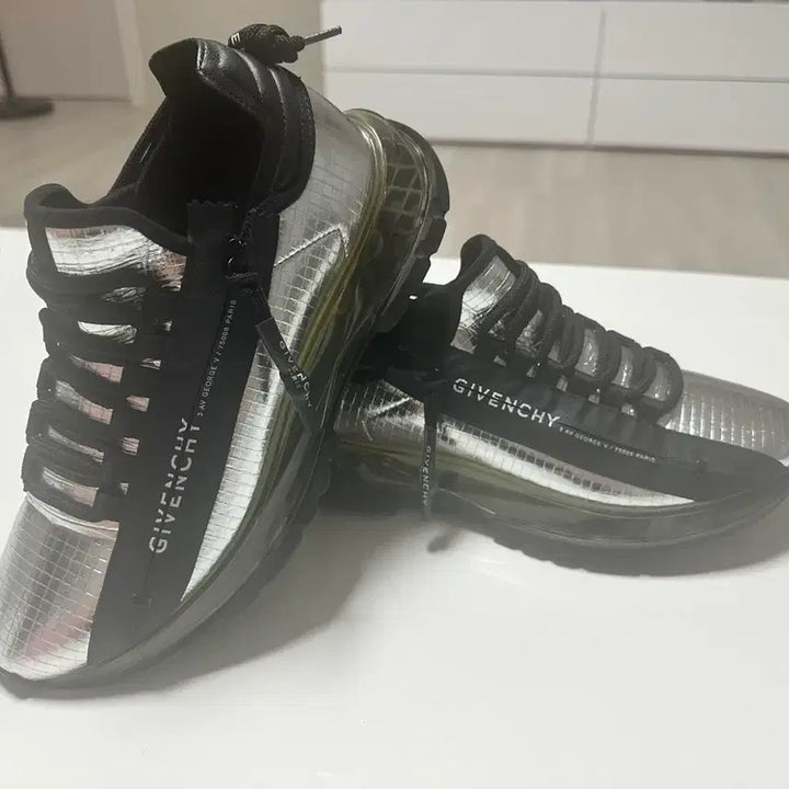 [BUNJANG] Givenchy Silver Sneakers Size 7 / 지방시 실버 스니커즈 사이즈7
