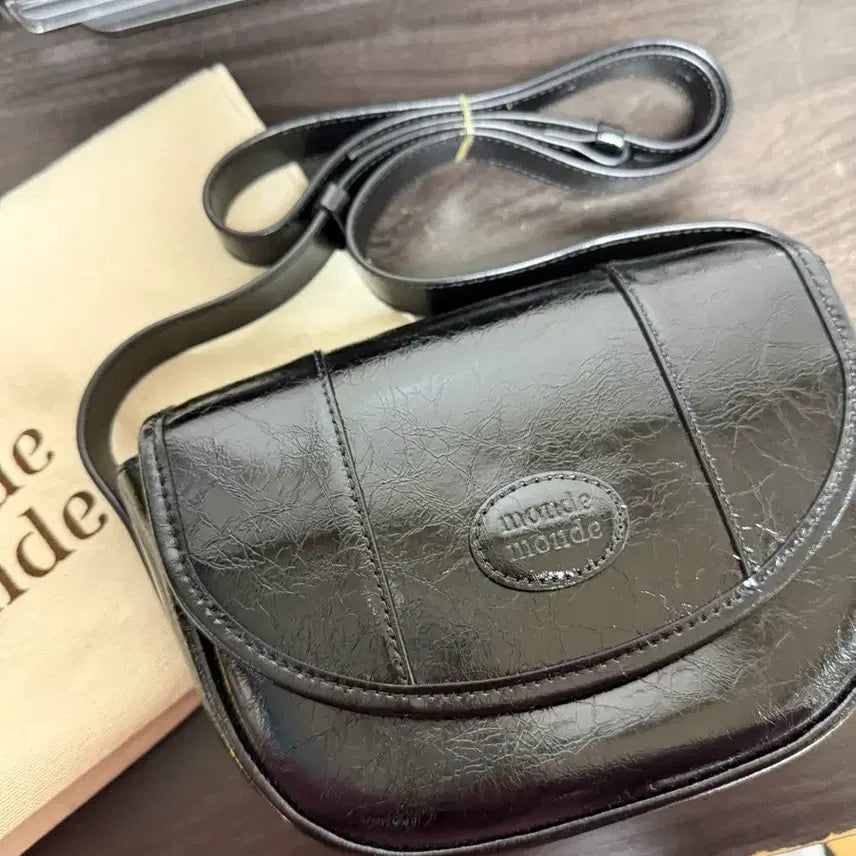 [BUNJANG] Mongmongde Half Moon Mini Bag Black / 몽드몽드 하프문 미니백 블랙(에코백x마지막가격)