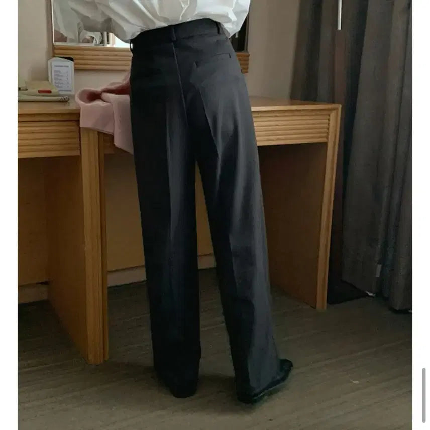 [BUNJANG] Merriaround Winter Two Tuck Slacks / 31일까지/ 메리어라운드 윈터 투턱 슬랙스