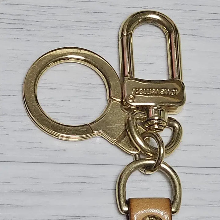 [BUNJANG] Louis Vuitton, Dsquared2 Keyring Bundle / 정품 루이비통 키링2.디스퀘워드키링1.루이비통 키벨1 일괄판매