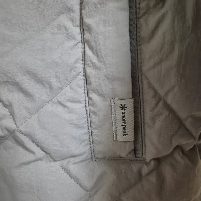 [BUNJANG] Snowpeak Lightweight Quilted Padding Size 100 / 스노우피크 경량 퀄팅 패딩 판매 사이즈 100