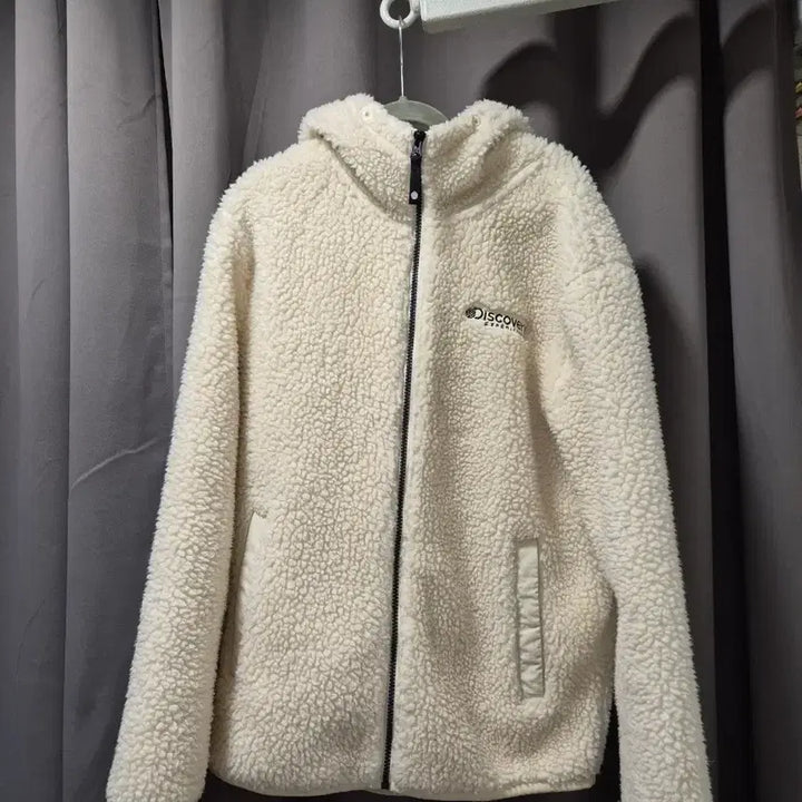 [BUNJANG] Discovery Ivory Fleece Jacket / 디스커버리 아이보리 뽀글이 후리스