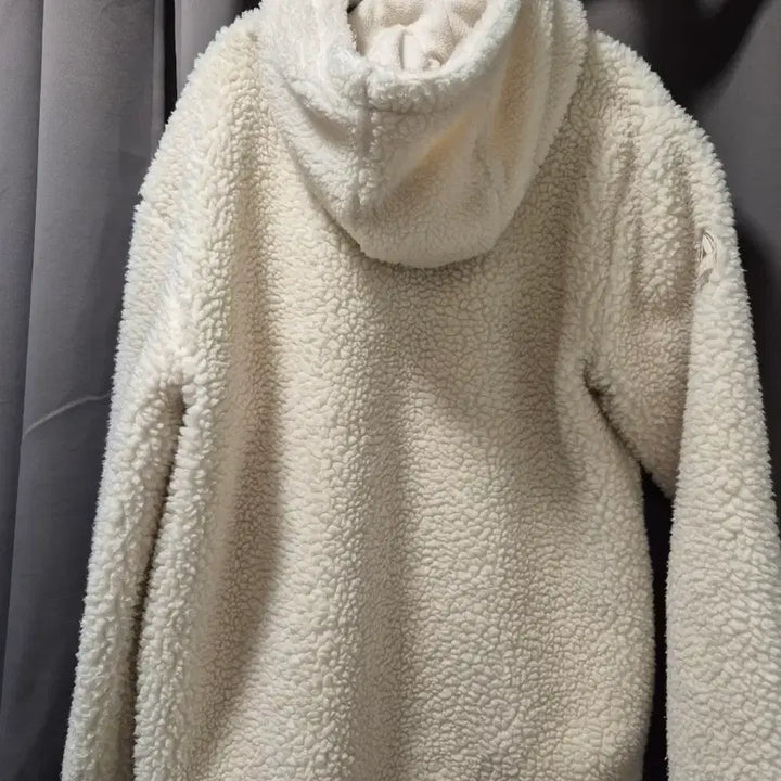[BUNJANG] Discovery Ivory Fleece Jacket / 디스커버리 아이보리 뽀글이 후리스