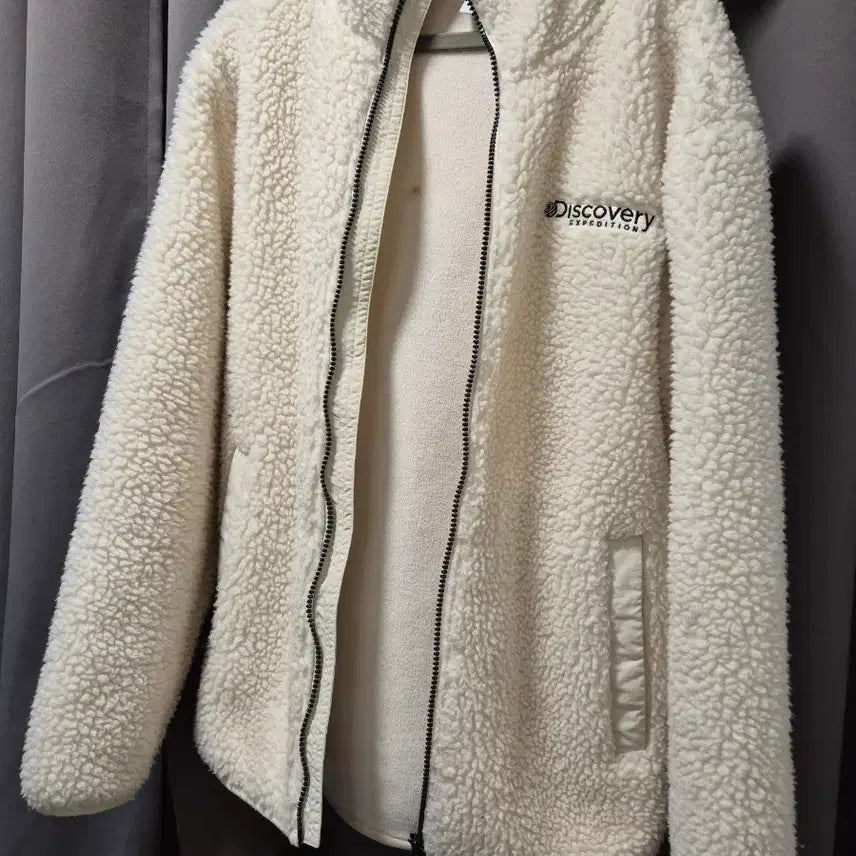 [BUNJANG] Discovery Ivory Fleece Jacket / 디스커버리 아이보리 뽀글이 후리스