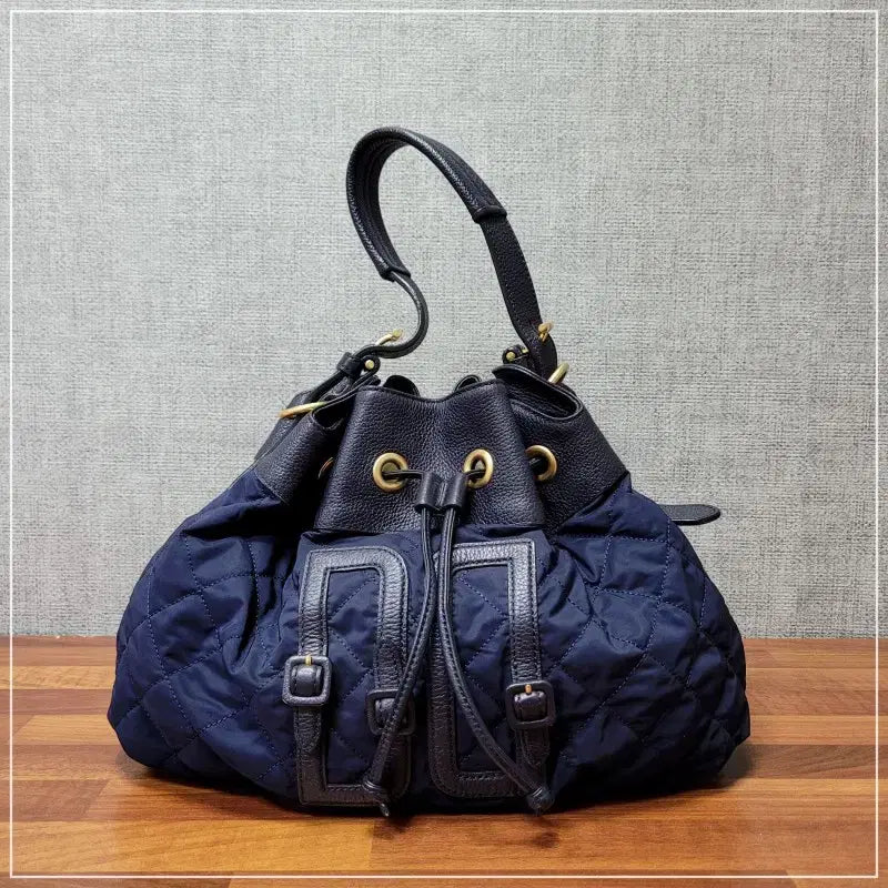 [BUNJANG] DAKS Navy Leather Quilted Bucket Bag Shoulder Bag / @DAKS 네이비 가죽배색 퀄팅 버킷백 숄더백