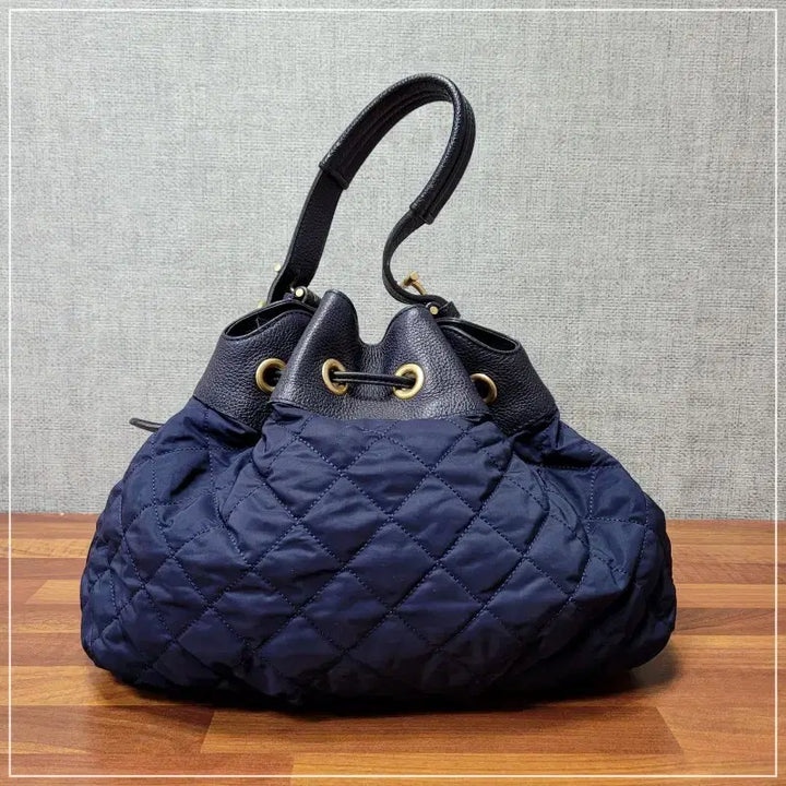 [BUNJANG] DAKS Navy Leather Quilted Bucket Bag Shoulder Bag / @DAKS 네이비 가죽배색 퀄팅 버킷백 숄더백