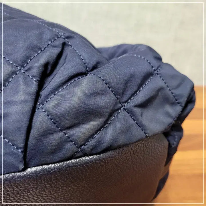 [BUNJANG] DAKS Navy Leather Quilted Bucket Bag Shoulder Bag / @DAKS 네이비 가죽배색 퀄팅 버킷백 숄더백