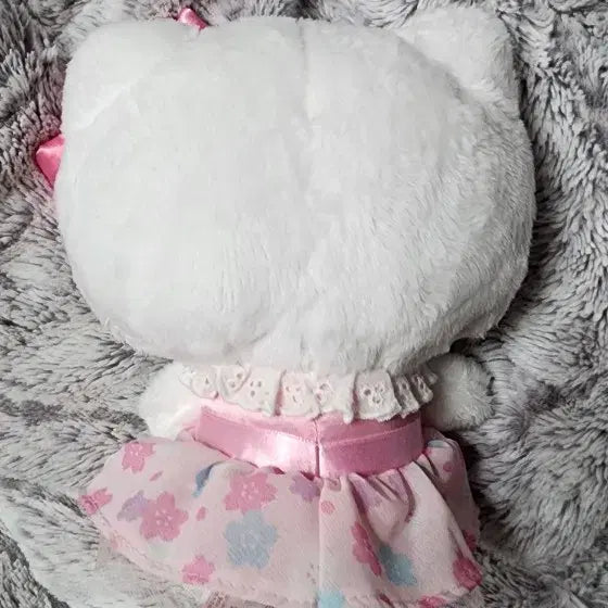 [BUNJANG] Hello Kitty Sakura Pink 2022 Standard Plush Doll / 헬로키티 사쿠라 핑크 2022 스탠다드 인형