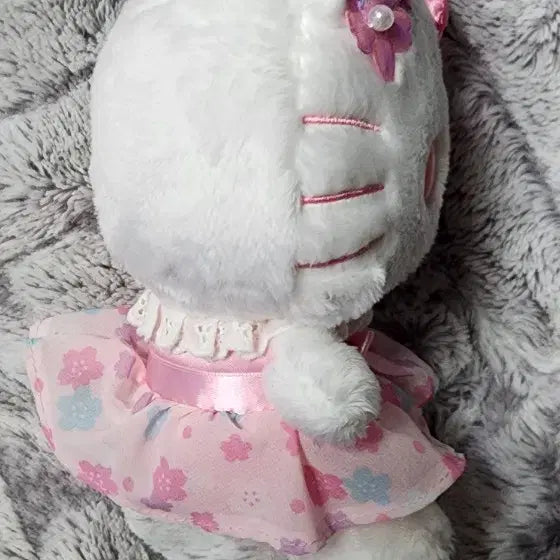 [BUNJANG] Hello Kitty Sakura Pink 2022 Standard Plush Doll / 헬로키티 사쿠라 핑크 2022 스탠다드 인형