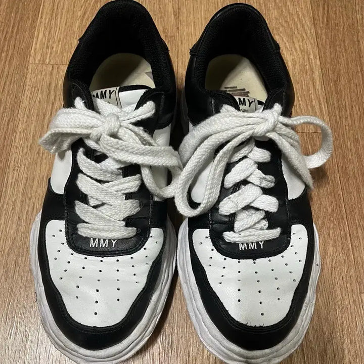[BUNJANG] Mihara Yasuhiro Wayne OG Black &amp; White Sneakers / [44]미하라야스히로 웨인OG 검흰 포스