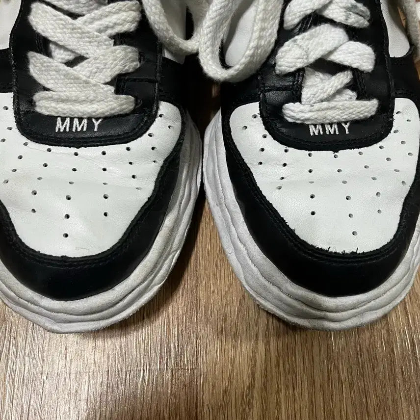 [BUNJANG] Mihara Yasuhiro Wayne OG Black &amp; White Sneakers / [44]미하라야스히로 웨인OG 검흰 포스