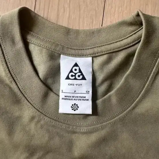 [BUNJANG] Nike ACG Khaki Short Sleeve T-Shirt (US S / KR M) / 나이키 acg 카키 반팔티 us:s사이즈(한국m)