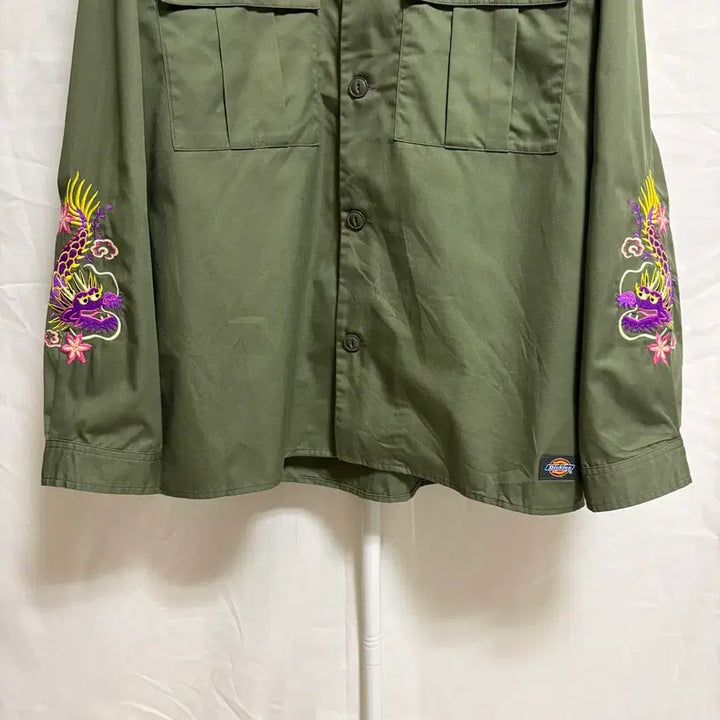 [SOLD OUT] 디키즈 오리엔탈 드래곤 자수 워크셔츠 / 카키, M