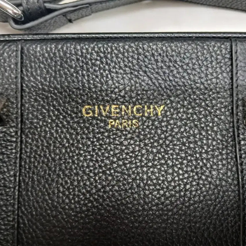 [BUNJANG] Givenchy Briefcase / [사용감있음] 지방시 남성용 서류가방 가방 (전체글 필독]