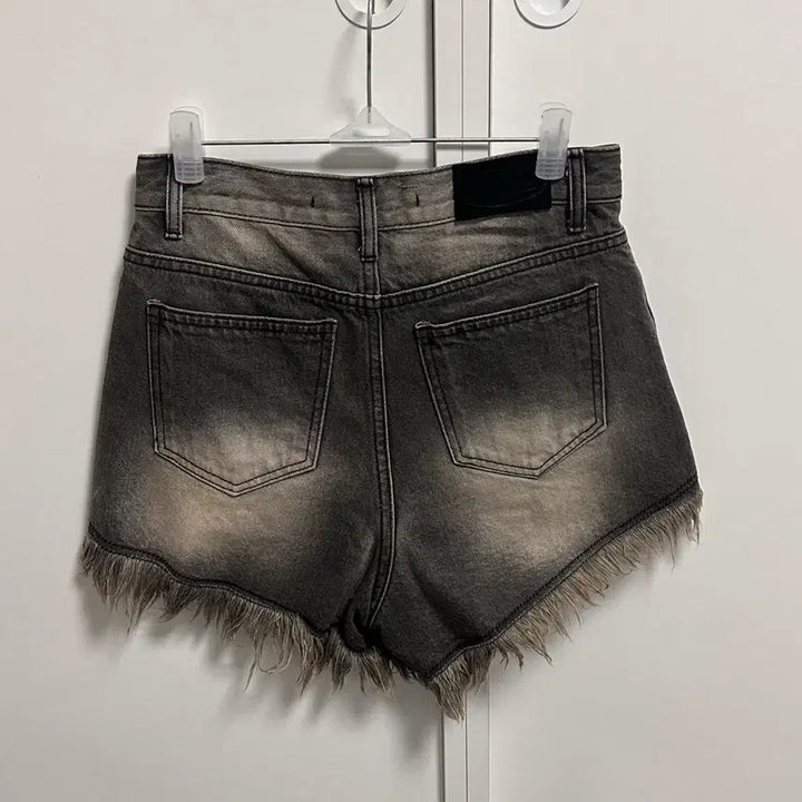 [BUNJANG] Bohemian Seoul Denim Shorts / 보헤미안서울 데미지 데님 반바지 m