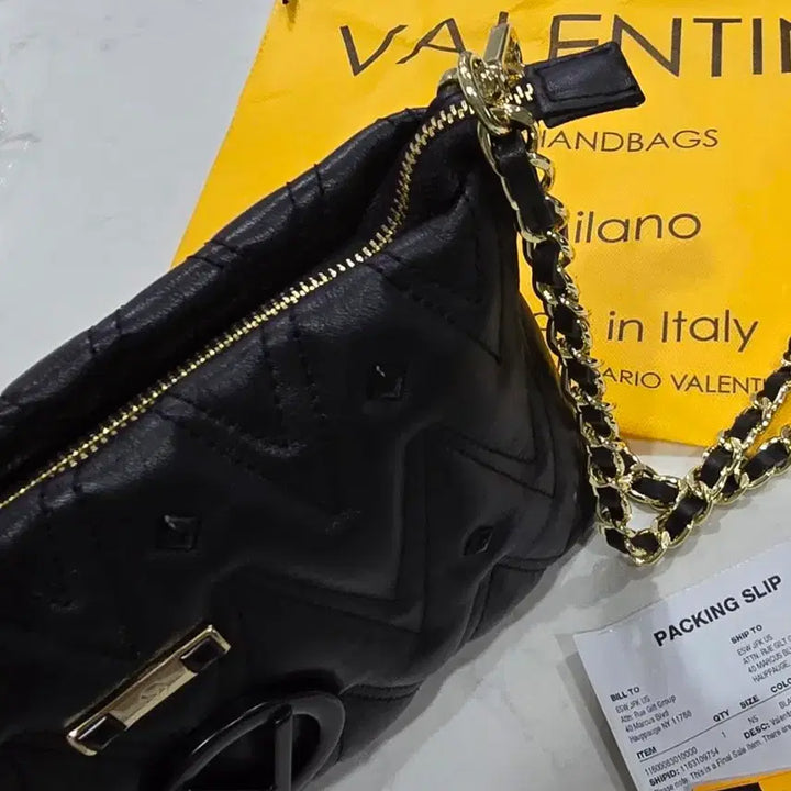 [SOLD OUT] 정품  Valentino 발렌티노 Vanille Diamond 레더 체인