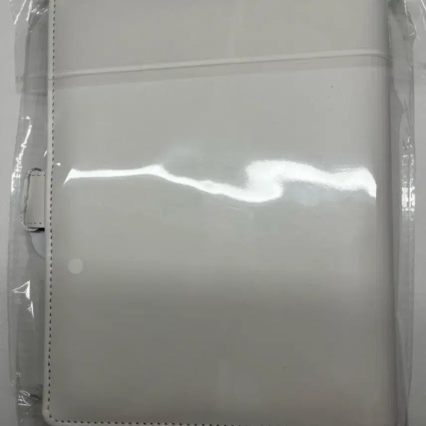 [BUNJANG] IVE Unsealed Binder + 20 Sheets / 급처) 이프베어 미개봉 바인더+ 속지 20장