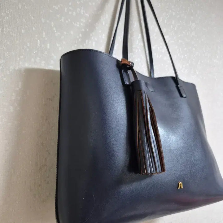 [BUNJANG] Black Genuine Leather Tote Bag / 천연소가죽 토트백 + 태슬 장식