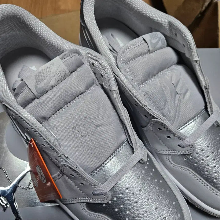 [BUNJANG] Nike Jordan 1 Low OG Metallic Silver Sneakers / 나이키 조던1 로우 OG 메탈릭 실버 285미리