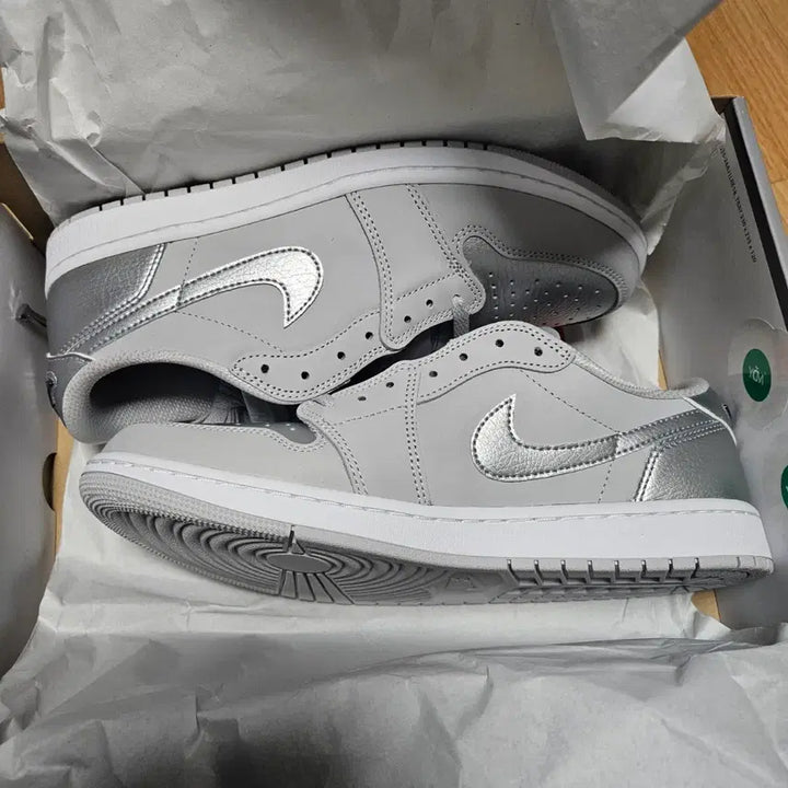 [BUNJANG] Nike Jordan 1 Low OG Metallic Silver Sneakers / 나이키 조던1 로우 OG 메탈릭 실버 285미리