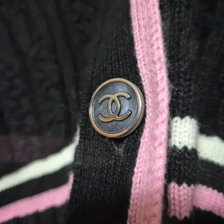 [BUNJANG] Chanel CC Button Cashmere Cardigan / 샤넬 CC버튼 캐시미어 가디건