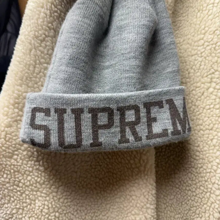 [SOLD OUT] 슈프림 뉴에라 바시티 비니