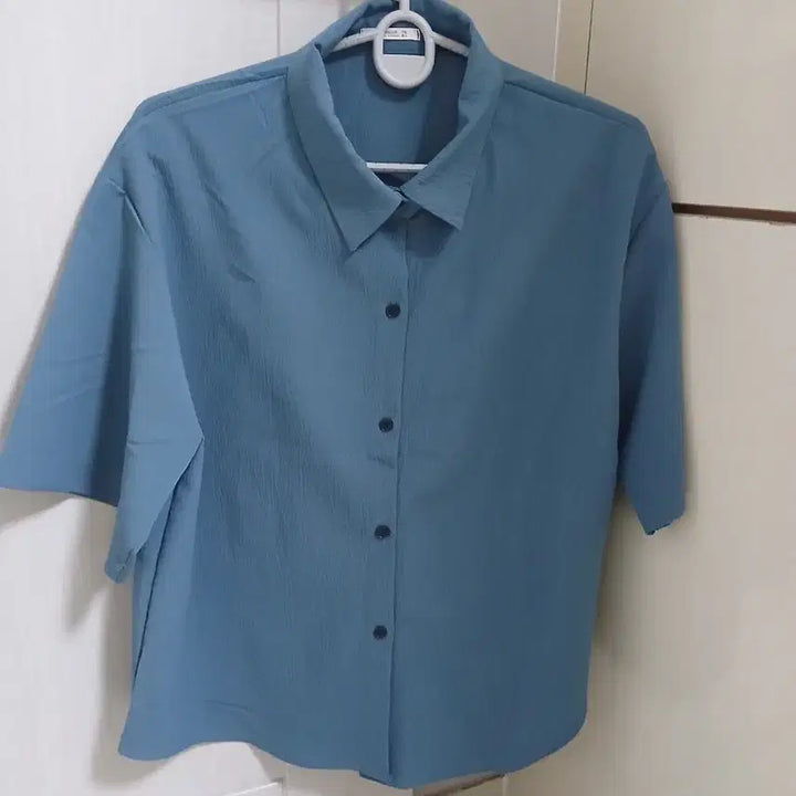 [BUNJANG] Sky Blue Short-Sleeved Blouse Shirt / 하늘색 반팔 블라우스 셔츠 새옷