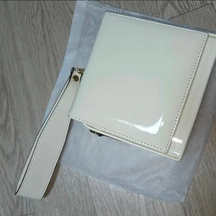 [BUNJANG] White Enamel Mini Crossbody Bag / 화이트 에나멜 미니 크로스백 (스트랩 포함)