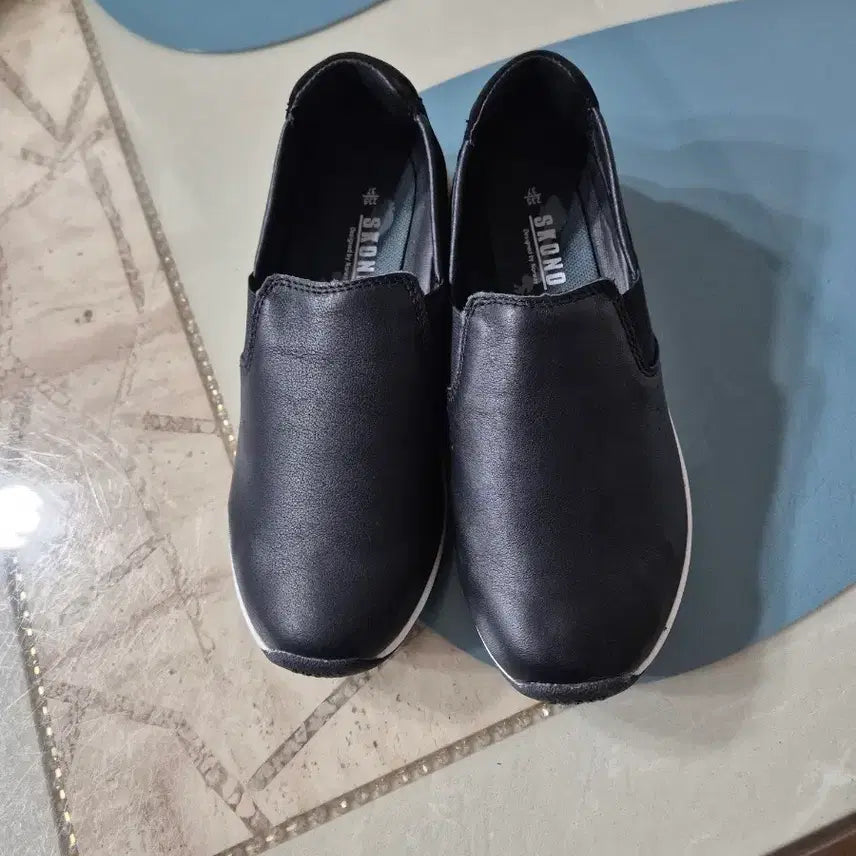 [BUNJANG] Skechers Black Slip-on Sneakers / 스코노 블랙 슬립온 운동화 새상품