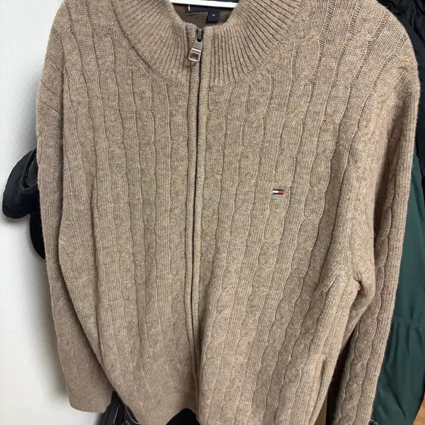 [BUNJANG] Tommy Hilfiger Cable Knit Cardigan Beige / [M]타미힐피거 케이블 니트 가디건 베이지