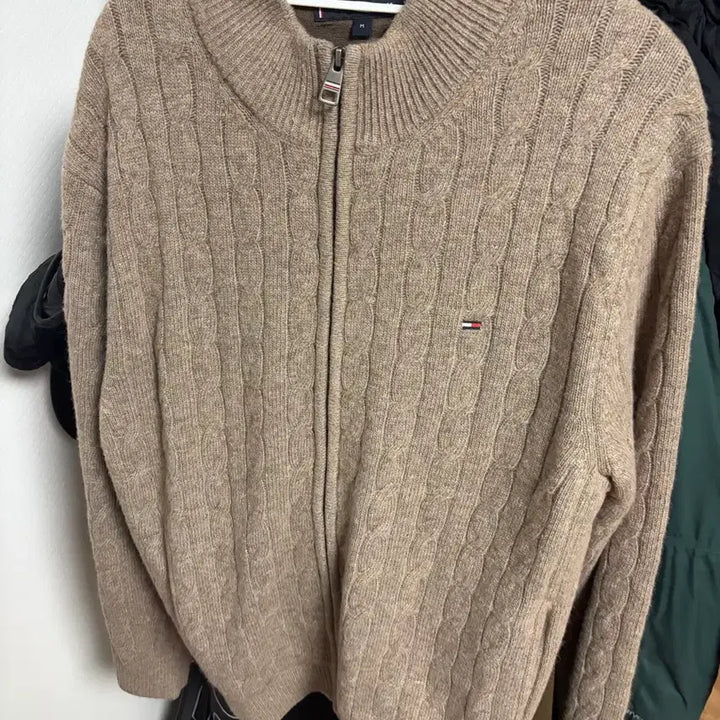 [BUNJANG] Tommy Hilfiger Cable Knit Cardigan Beige / [M]타미힐피거 케이블 니트 가디건 베이지