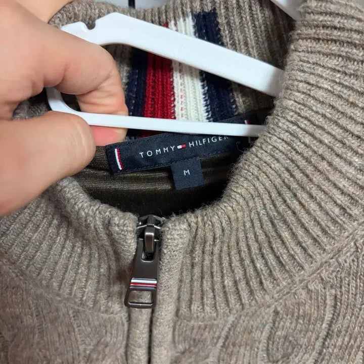 [BUNJANG] Tommy Hilfiger Cable Knit Cardigan Beige / [M]타미힐피거 케이블 니트 가디건 베이지