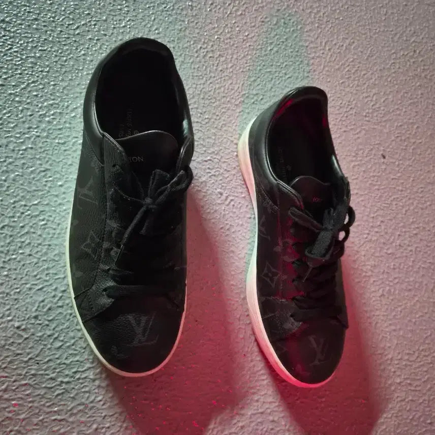 [BUNJANG] Louis Vuitton Luxembourg Black Monogram Sneakers / 루이비통  스니커즈 블랙