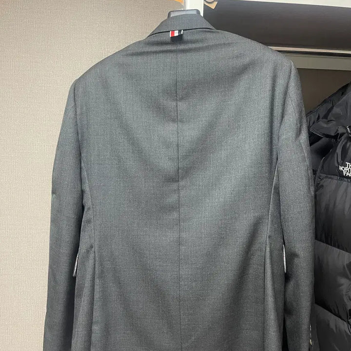 [BUNJANG] Thom Browne Classic Super 120 Wool Suit Jacket Mid-Gray / [1] 톰브라운 클래식 수퍼 120 울 수트 미드그레이 정장상의