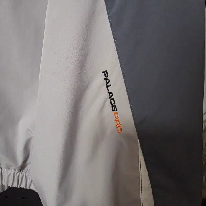 [BUNJANG] Palace Pro Shell Jacket Gray L / 팔라스 프로 쉘 자켓 그레이 L