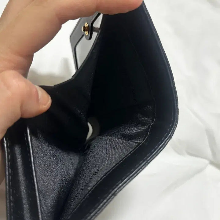 [BUNJANG] Jill Stuart Quilted Black Bifold Wallet / 질스튜어트 반지갑
