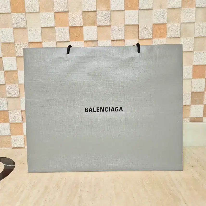 [BUNJANG] Balenciaga Box and Shopping Bag Set / [정품]발렌시아가 박스+쇼핑백 SET,발렌아가 쇼핑백,발렉시아가 운동화