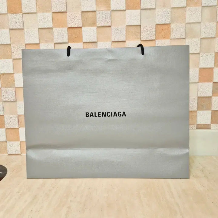 [BUNJANG] Balenciaga Box and Shopping Bag Set / [정품]발렌시아가 박스+쇼핑백 SET,발렌아가 쇼핑백,발렉시아가 운동화