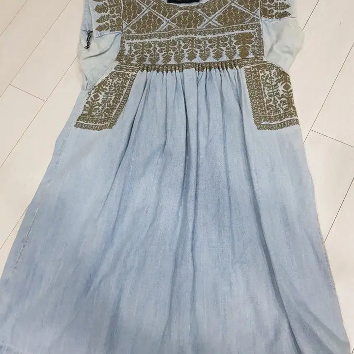 [BUNJANG] Ethnic Embroidered Denim Dress / 에스닉 자수 데님 원피스